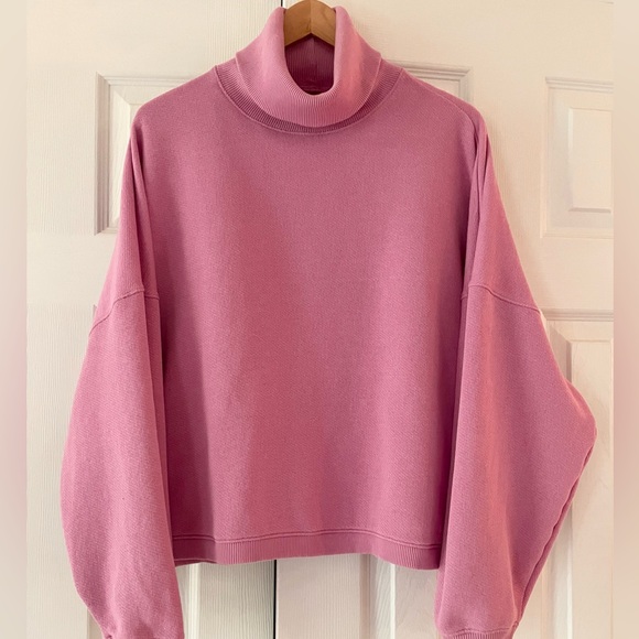 American Eagle Outfitters Sweaters - American Eagle Oversized Sweatshirt Size L